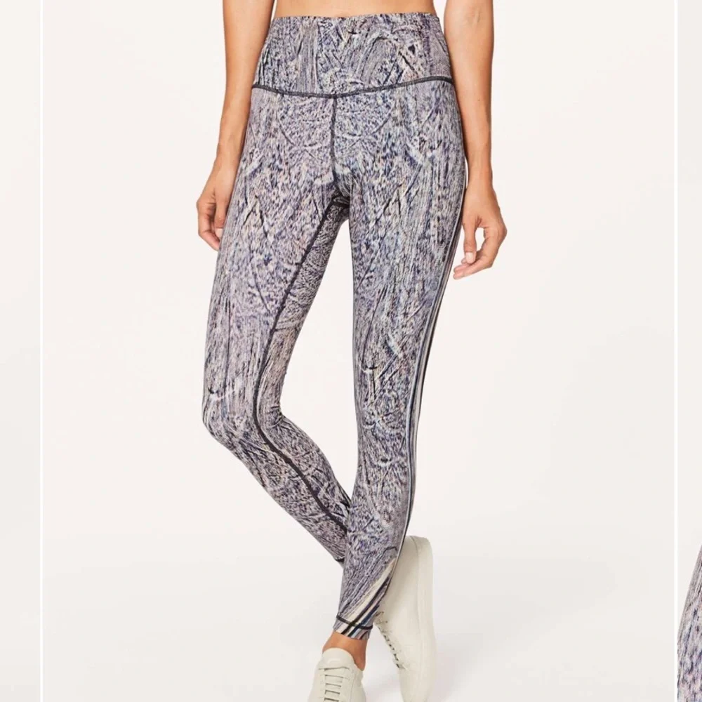 Lululemon wunder under hi rise tight (nulux 28”) - Picture 2 of 9